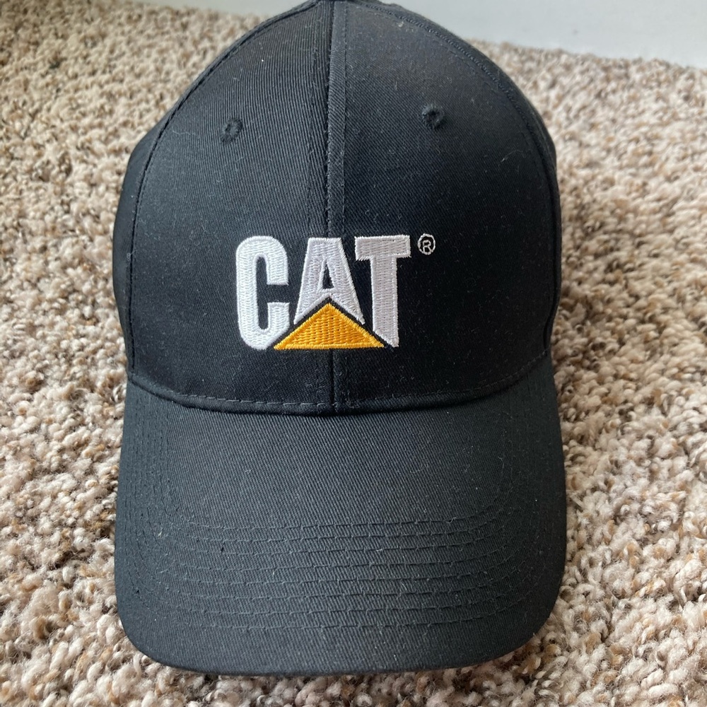 CATEPILLAR BLACK STRAPBACK HAT